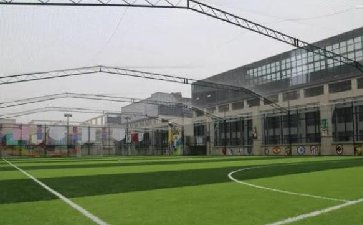 樓頂足球場、籠式足球場建設