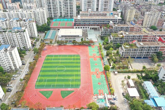 深圳運動場塑膠地板廠家，施工單位